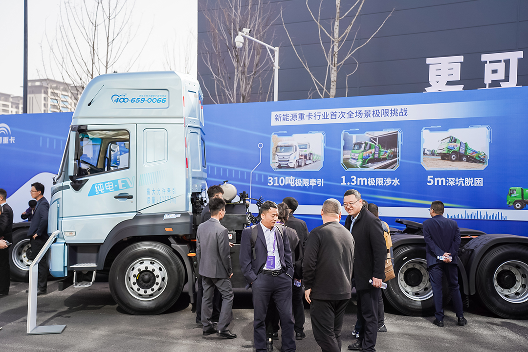 产品博览 | 宇通400度底置充电牵引车重磅上市 产品博览 | 宇通400度底置充电牵引车重磅上市