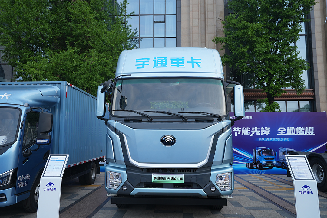 实力见证 | 宇通重卡现身蓉城，三奖加冕实力引领