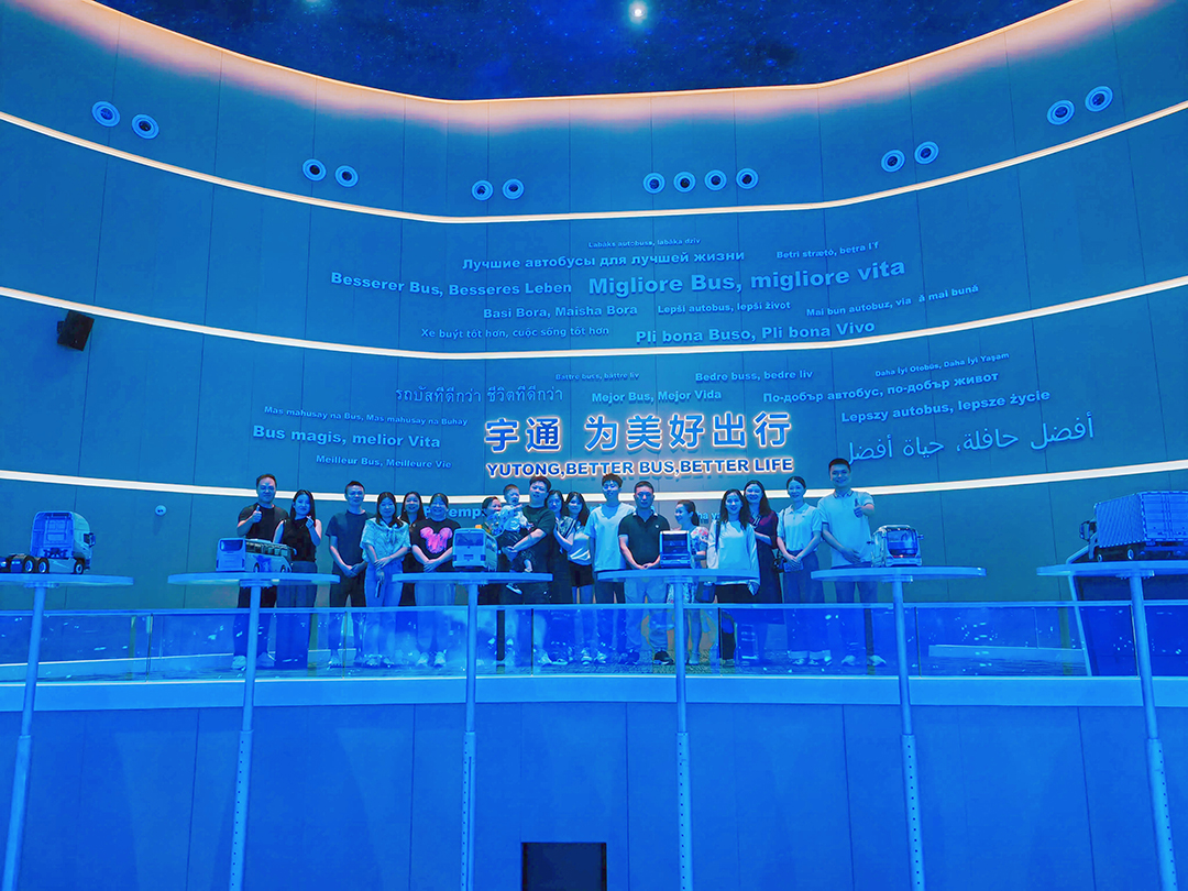 厦门吉鼎力喜提第8-10台宇通桥梁检测车！