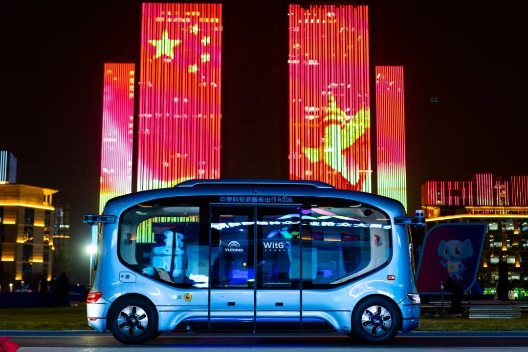 CCTV央视报道：李强视察并体验小宇2.0