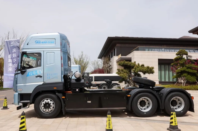 实力见证 | 加速拓展全场景运输，宇通重卡在日照发布底置换电新品！