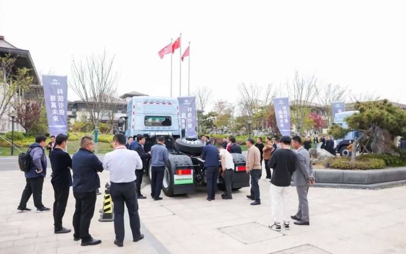 实力见证 | 加速拓展全场景运输，宇通重卡在日照发布底置换电新品！