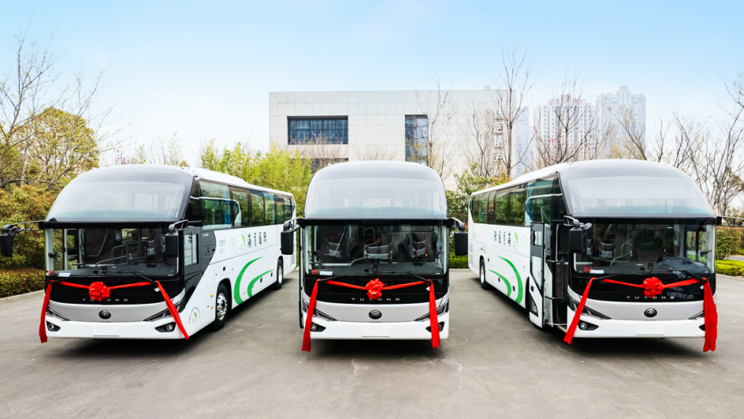 行业最大批量！宇通100辆高端旅游客车交付新疆