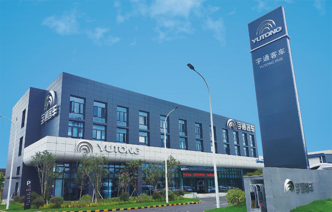 行业最大批量！宇通100辆高端旅游客车交付新疆