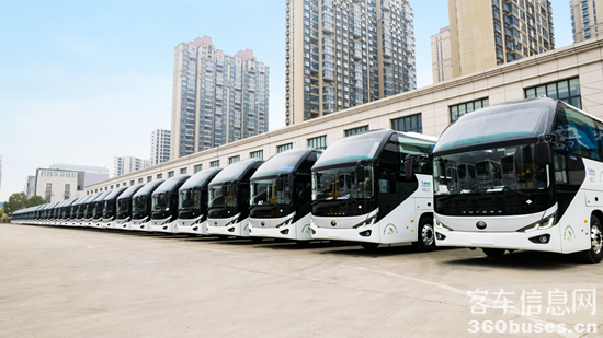行业最大批量！宇通100辆高端旅游客车交付新疆