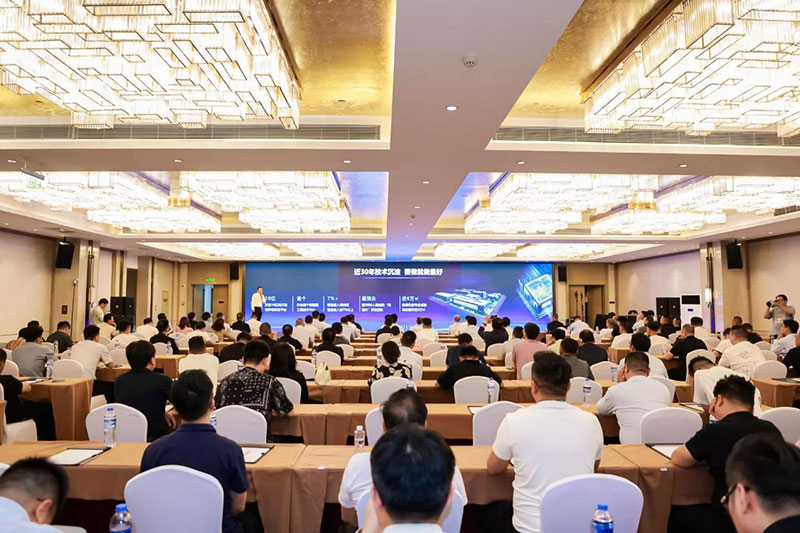 宇通重卡发布行业首款矿区专用纯电动自卸车 宇通重卡发布行业首款矿区专用纯电动自卸车