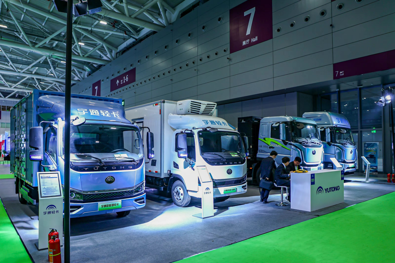 连获四奖！宇通携多款明星车型惊艳亮相深圳商用车展