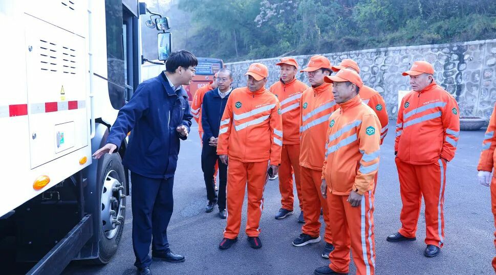 装备焕新，洁护阳泉！宇通环卫助力山西点亮城市新景！