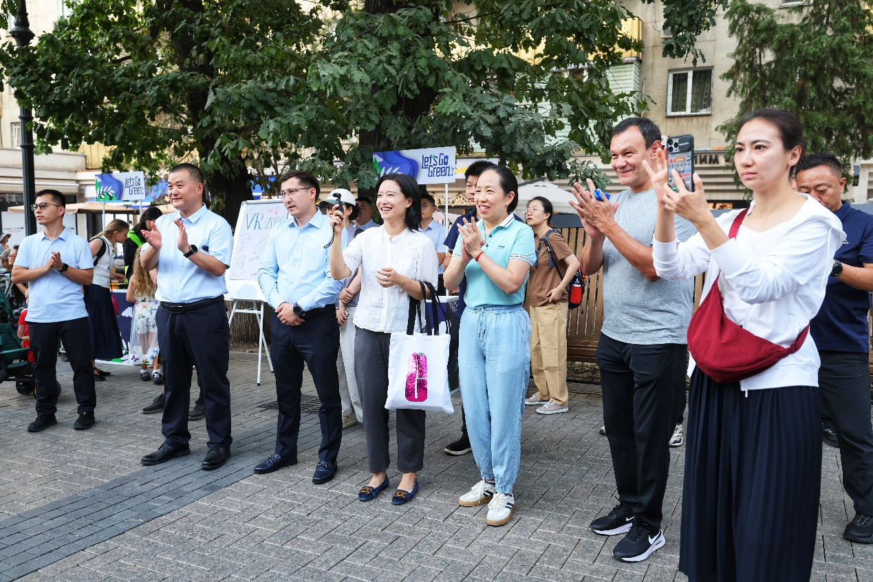 绿色点亮阿拉木图 宇通携手中国驻阿拉木图总领事馆共启低碳出行新篇章