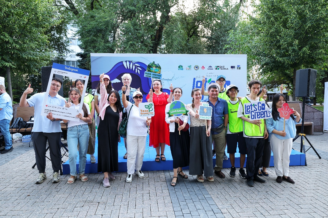 绿色点亮阿拉木图 宇通携手中国驻阿拉木图总领事馆共启低碳出行新篇章