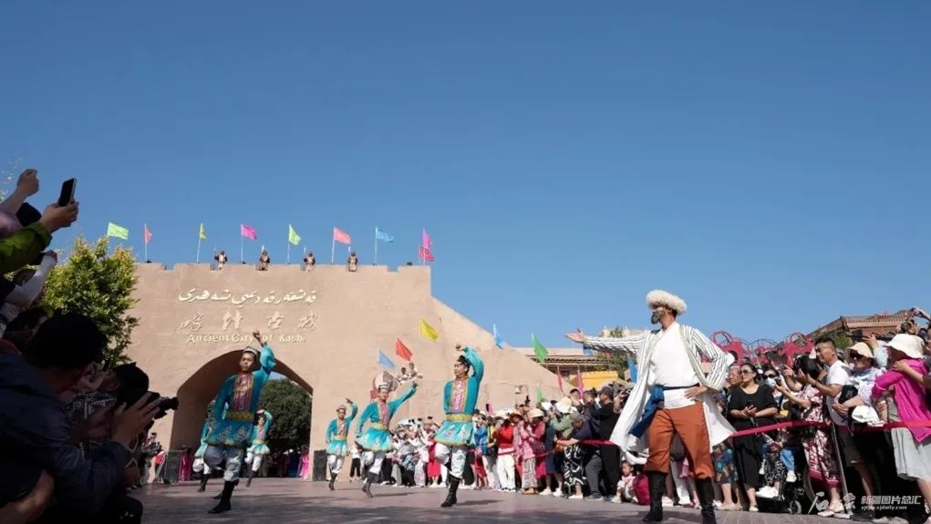 又100辆！宇通高端旅游客车再次批量交付新疆