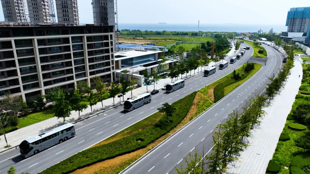 “国风”邂逅“海风”，宇通助力大连成信革新高端出行赛道