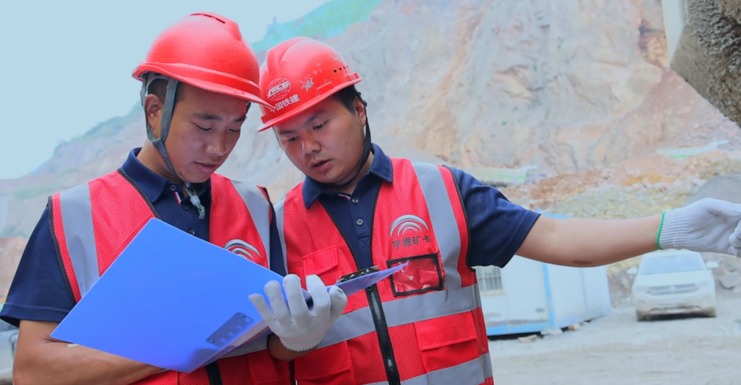 宇通矿卡——驭电革新，智启矿途丨宇通矿卡赋能江西铭信-华新矿区高效绿色运营！