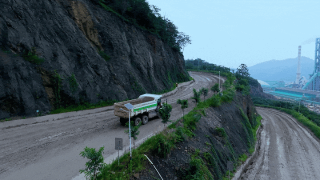 宇通矿卡——电赋矿山丨智领荆楚-宇通矿卡携手湖北国顺华新，共筑绿色矿山新典范！
