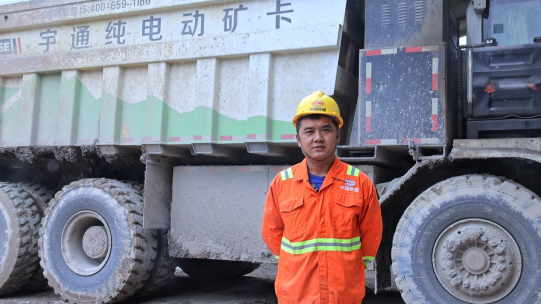宇通矿卡——电赋矿山丨智领荆楚-宇通矿卡携手湖北国顺华新，共筑绿色矿山新典范！