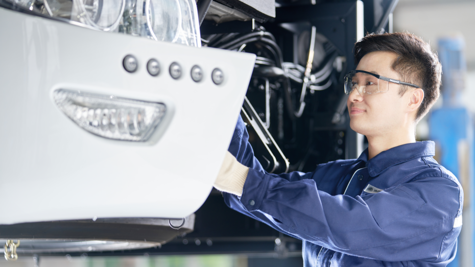 “两会时刻”开启！宇通T7等高端车型实力护航各地两会