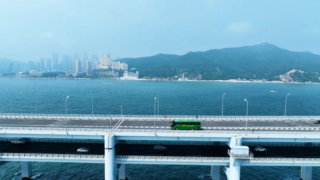 “国风”邂逅“海风”，宇通助力大连成信革新高端出行赛道