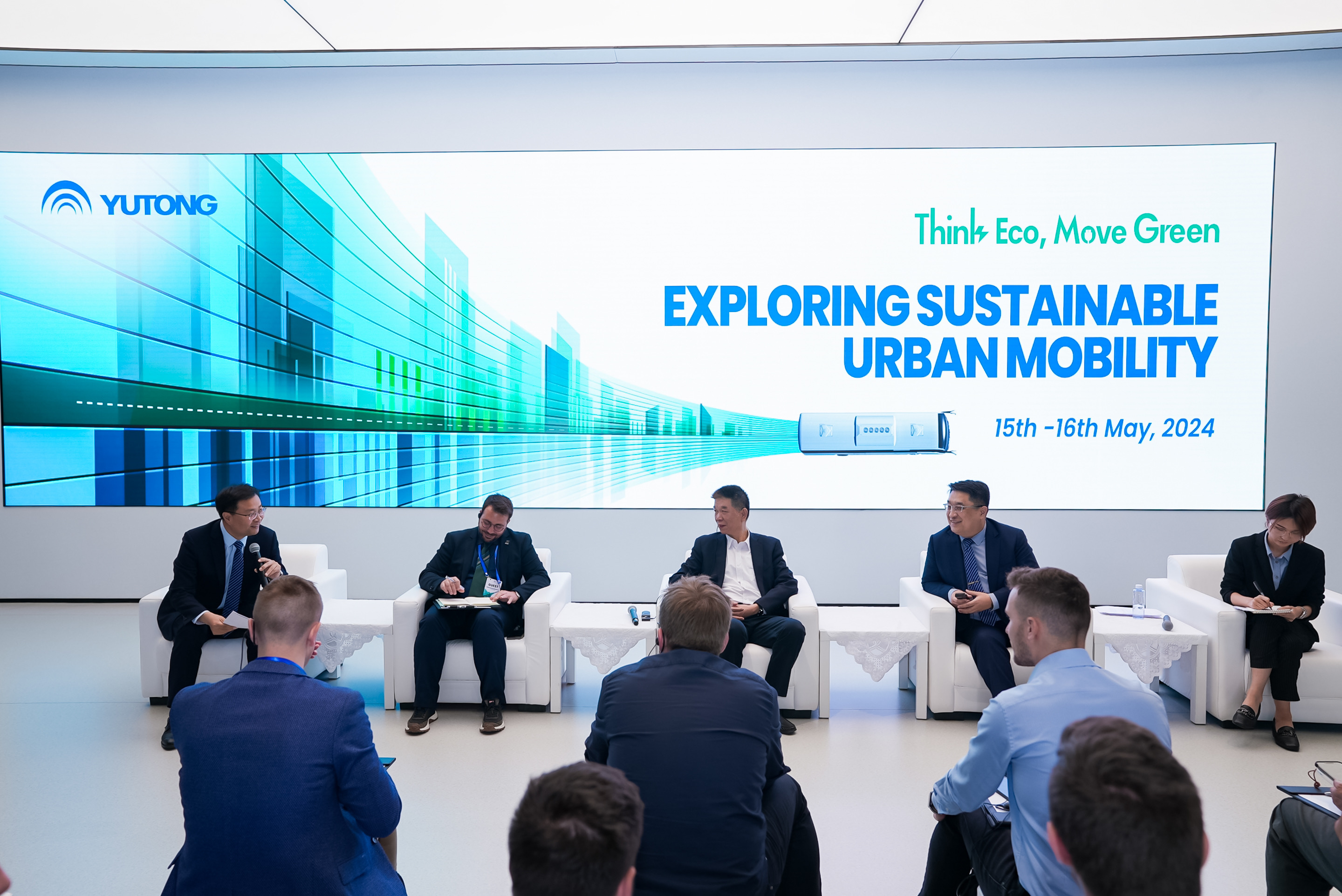 12国权威媒体探访宇通新能源 共话公共交通绿色发展最优解 12国权威媒体探访宇通新能源 共话公共交通绿色发展最优解